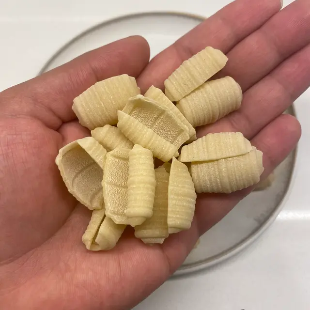 Barilotti in a hand