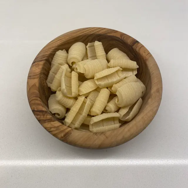 Barilotti in a round wooden bowl